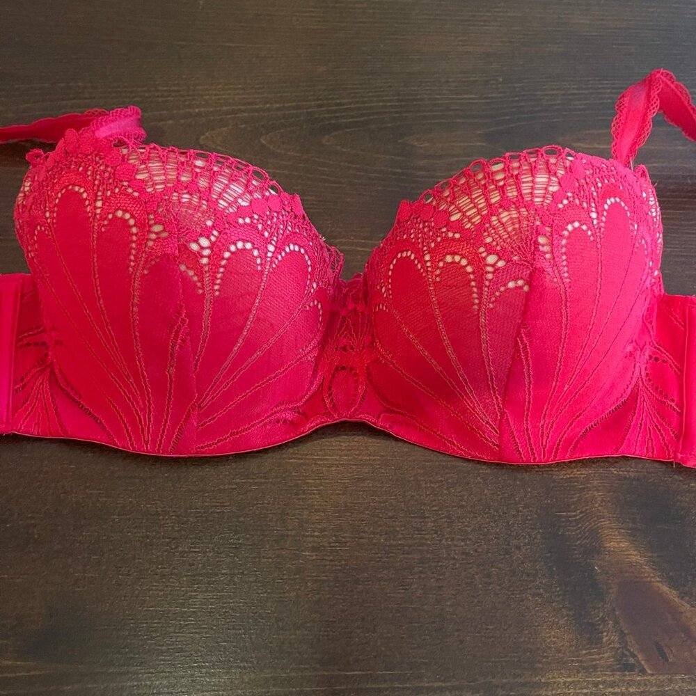 NWOT Red Lace Balcony Bra by Wonderbra -